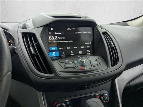 Used 2016 Ford Escape SE w/ Equipment Group 201A FWD image 10