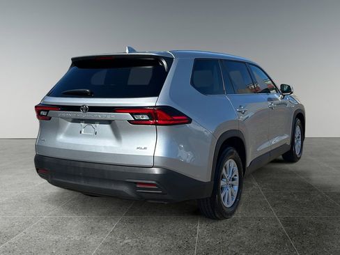 Used 2025 Toyota Grand Highlander AWD image 9