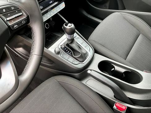 Certified 2022 Hyundai Kona SEL w/ Convenience Package FWD image 17