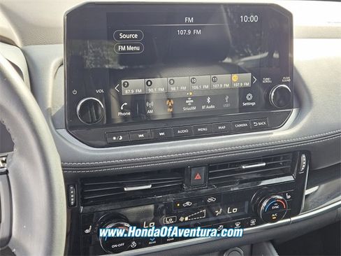Used 2022 Nissan Rogue SL w/ SL Premium Package image 14