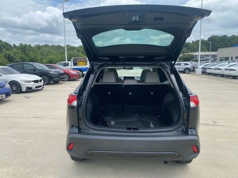 Used 2022 Toyota Corolla Cross L FWD image 18