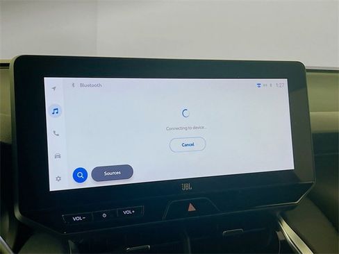 Used 2023 Toyota Venza Limited image 12