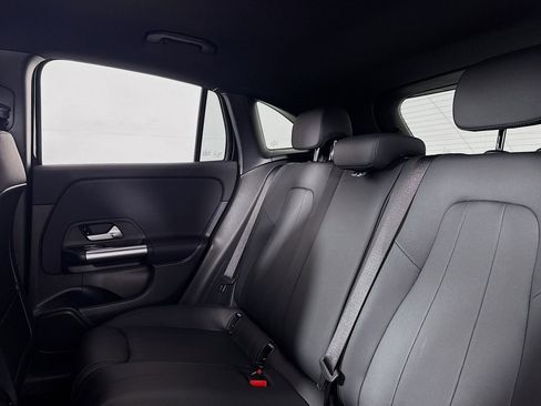 Certified 2025 Mercedes-Benz GLA 250 image 8