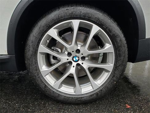 New 2026 BMW X5 xDrive50e image 27