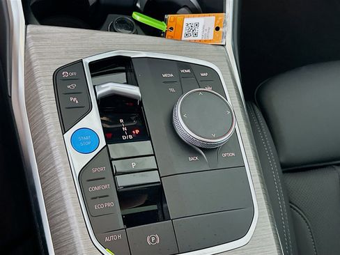 Used 2025 BMW i4 eDrive40 image 25