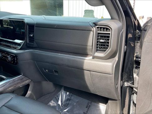 Used 2022 Chevrolet Silverado 1500 LTZ image 19