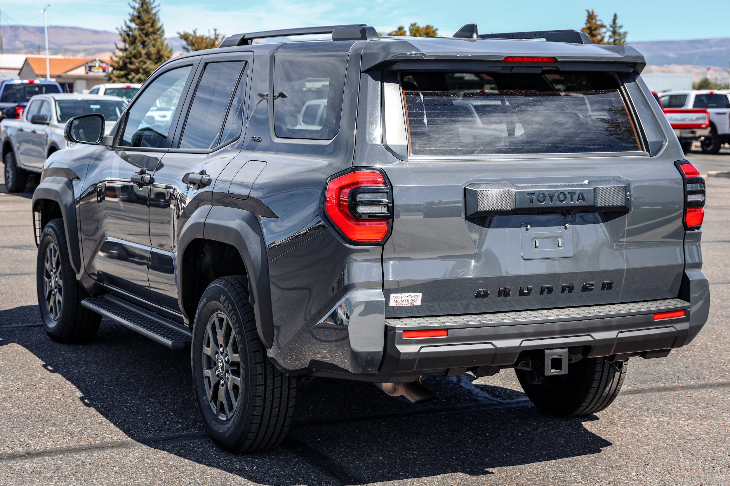 Used 2025 Toyota 4Runner SR5 AWD/4WD image 5