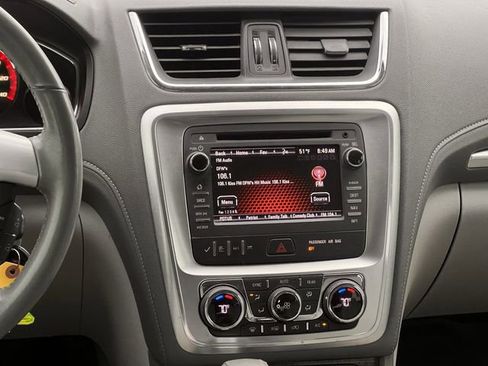 Used 2015 GMC Acadia SLT image 15