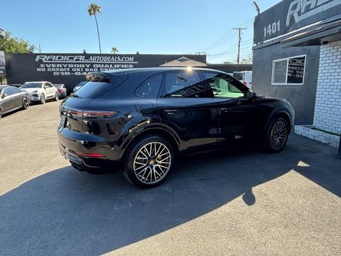 Used 2019 Porsche Cayenne E-Hybrid AWD/4WD image 25