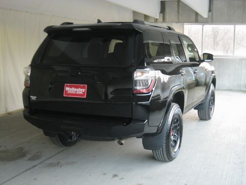 Used 2024 Toyota 4Runner SR5 Premium image 8