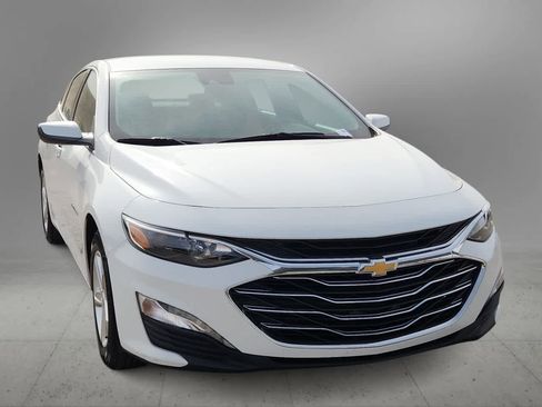 Used 2024 Chevrolet Malibu LT image 3