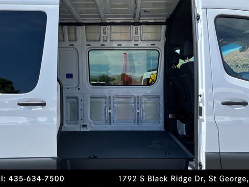 Used 2025 Mercedes-Benz Sprinter 3500 image 18