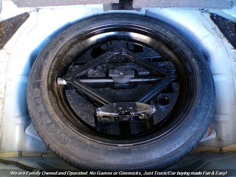 Used 2017 GMC Acadia SLE image 54