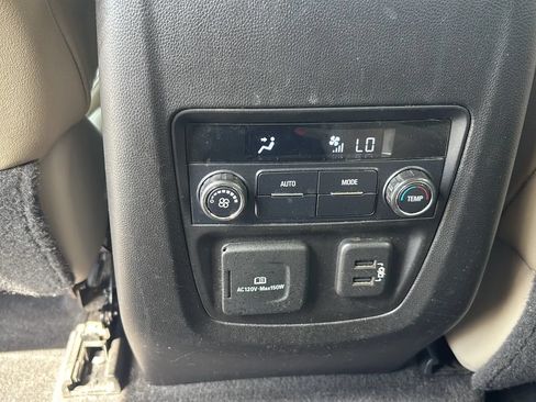Used 2018 Buick Enclave Essence AWD/4WD image 20