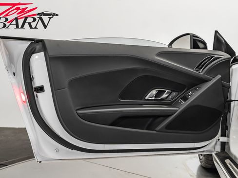 Used 2018 Audi R8 V10 image 21