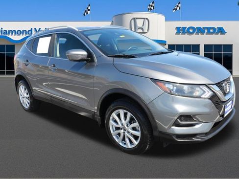 Used 2020 Nissan Rogue Sport SV FWD image 1