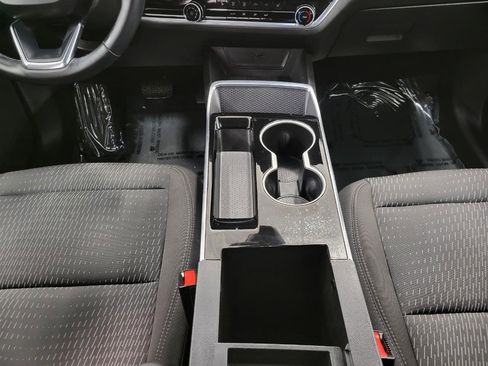 Used 2025 Chevrolet Equinox LT image 18