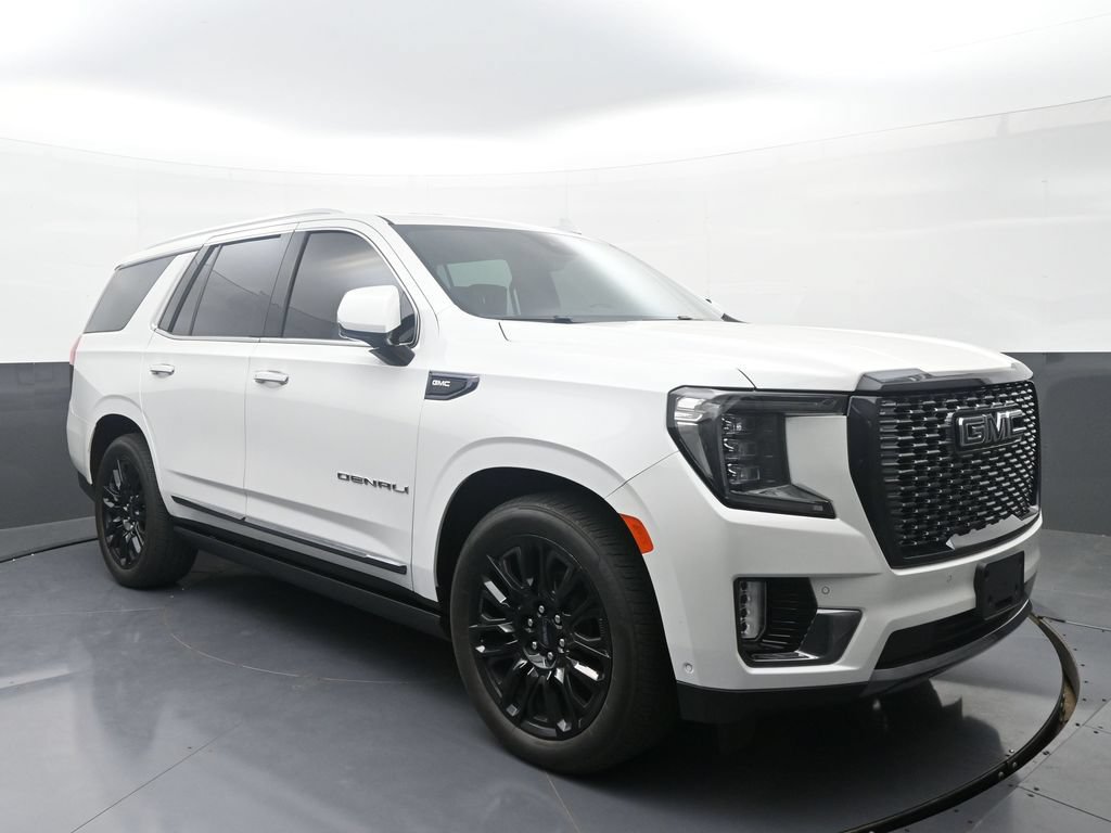 Used 2023 GMC Yukon Denali Ultimate AWD/4WD image 3