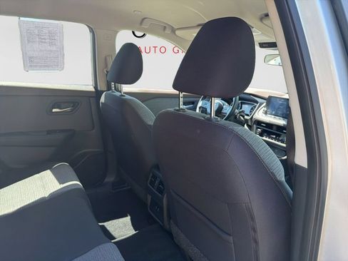 Used 2023 Nissan Rogue SV AWD/4WD image 17