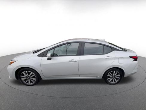Used 2025 Nissan Versa SV FWD image 9