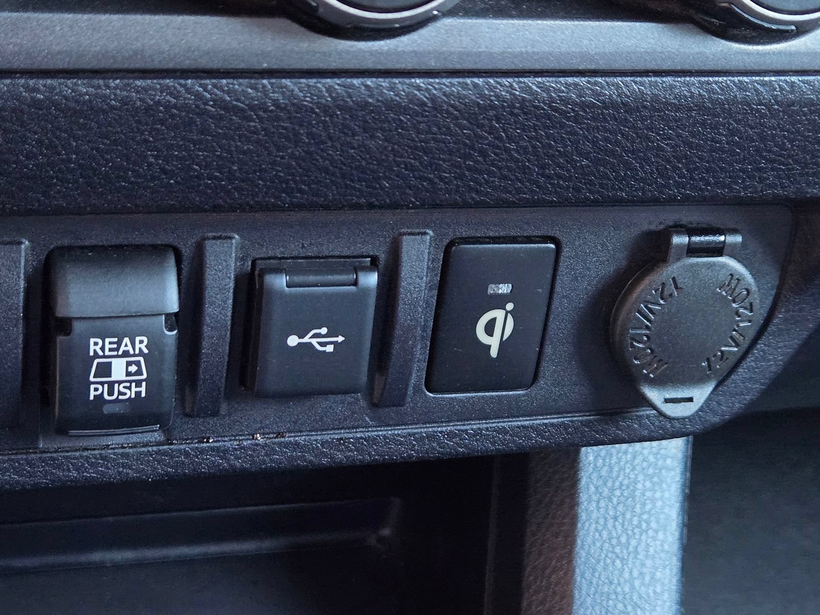 Used 2021 Toyota Tacoma TRD Off-Road AWD/4WD image 18