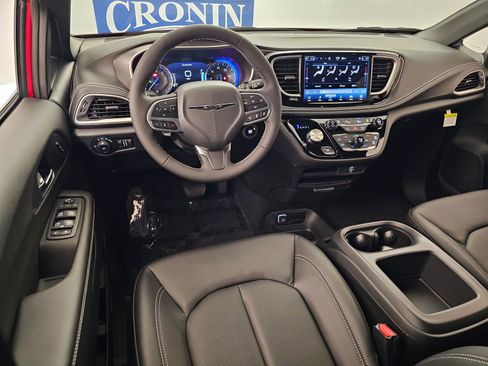 New 2026 Chrysler Pacifica Select image 14