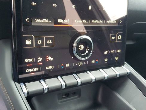 New 2026 GMC Terrain AT4 w/ LPO, Black Badging Package AWD/4WD image 33