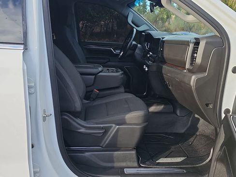 Used 2023 GMC Sierra 1500 SLE image 19