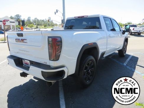 Used 2025 GMC Sierra 2500 AT4 AWD/4WD image 5