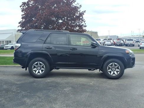Certified 2023 Toyota 4Runner TRD Off-Road AWD/4WD image 23