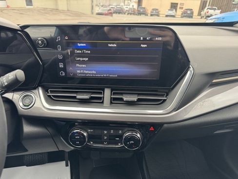 Used 2025 Chevrolet Trax ACTIV w/ Driver Confidence Package image 25