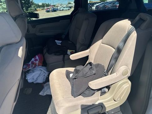 Used 2024 Honda Odyssey EX image 13