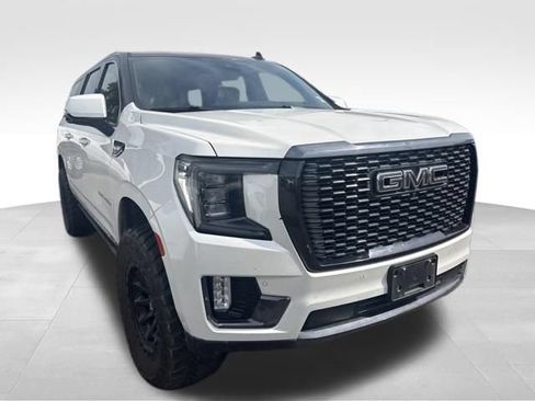 Used 2023 GMC Yukon XL Denali Ultimate AWD/4WD image 17