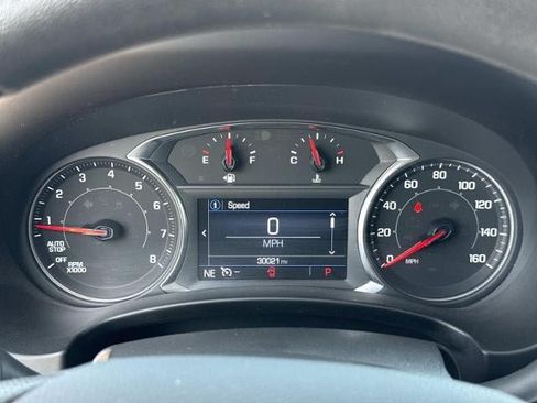 Used 2024 GMC Terrain SLE FWD image 29
