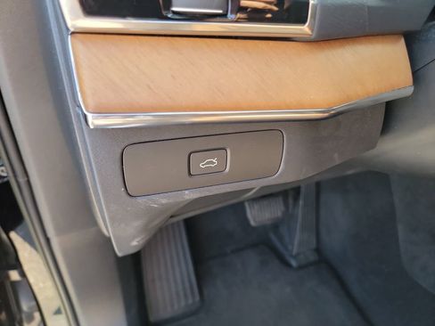 Used 2023 Volvo XC90 B6 Plus w/ Protection Package Premier image 24