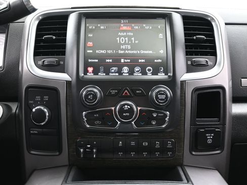 Used 2017 RAM 2500 Limited AWD/4WD image 17