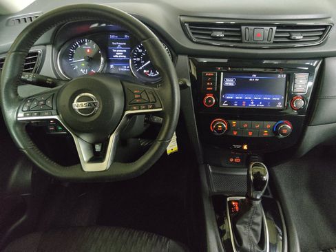 Used 2019 Nissan Rogue S w/ Special Edition Package FWD image 22
