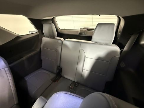 Used 2021 Chevrolet Traverse Premier w/ LPO, Floor Liner Package AWD/4WD image 38