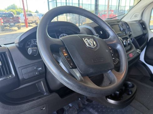 Used 2021 RAM ProMaster 2500 w/ Convenience Group FWD image 11