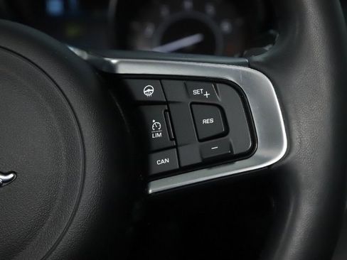 Used 2020 Jaguar E-PACE image 21