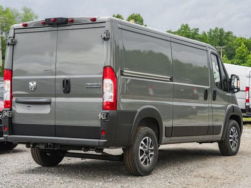 New 2025 RAM ProMaster 3500 w/ Quick Order Package 22G SLT image 4