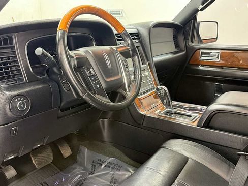 Used 2016 Lincoln Navigator Select AWD/4WD image 12