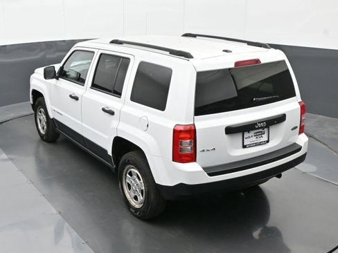 Used 2016 Jeep Patriot Sport AWD/4WD image 25