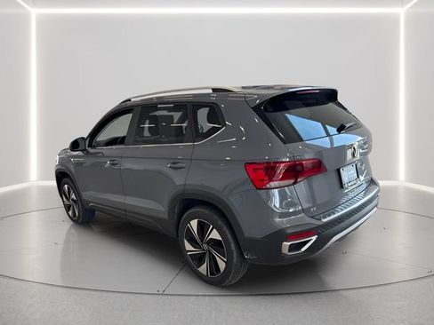 Used 2023 Volkswagen Taos SE AWD/4WD image 9