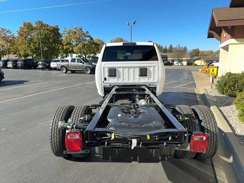 New 2026 RAM 5500 Tradesman w/ Chrome Appearance Group image 9