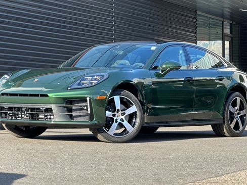 New 2025 Porsche Panamera RWD image 1