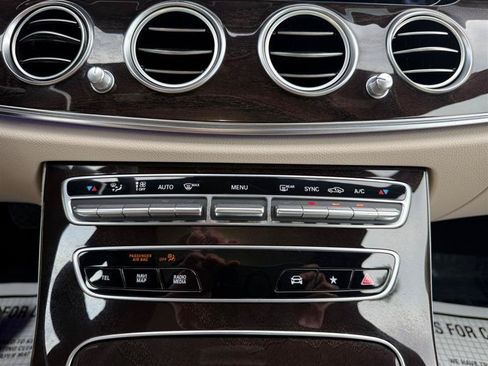 Used 2021 Mercedes-Benz E 350 Sedan image 29
