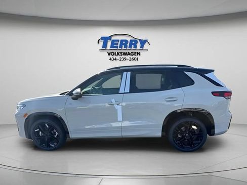 New 2026 Volkswagen Tiguan SE R-Line AWD/4WD image 2