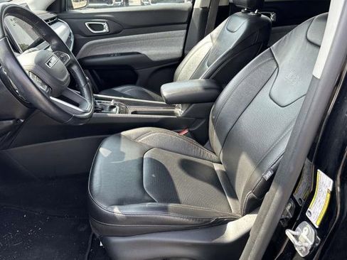 Certified 2022 Jeep Compass Latitude image 18