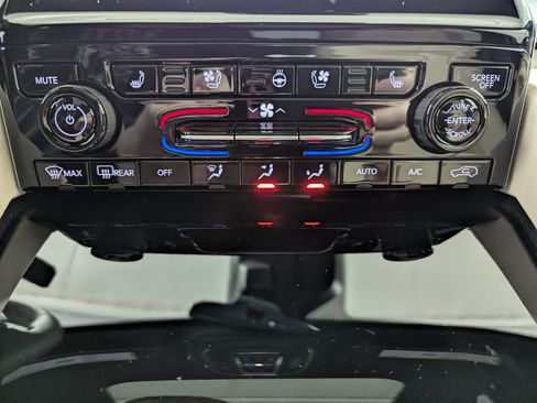 New 2025 Jeep Grand Cherokee L Limited image 19